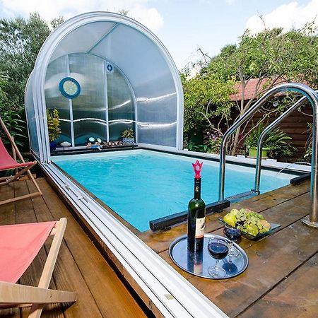 Lodge On The Sea Shave Ziyyon Bagian luar foto