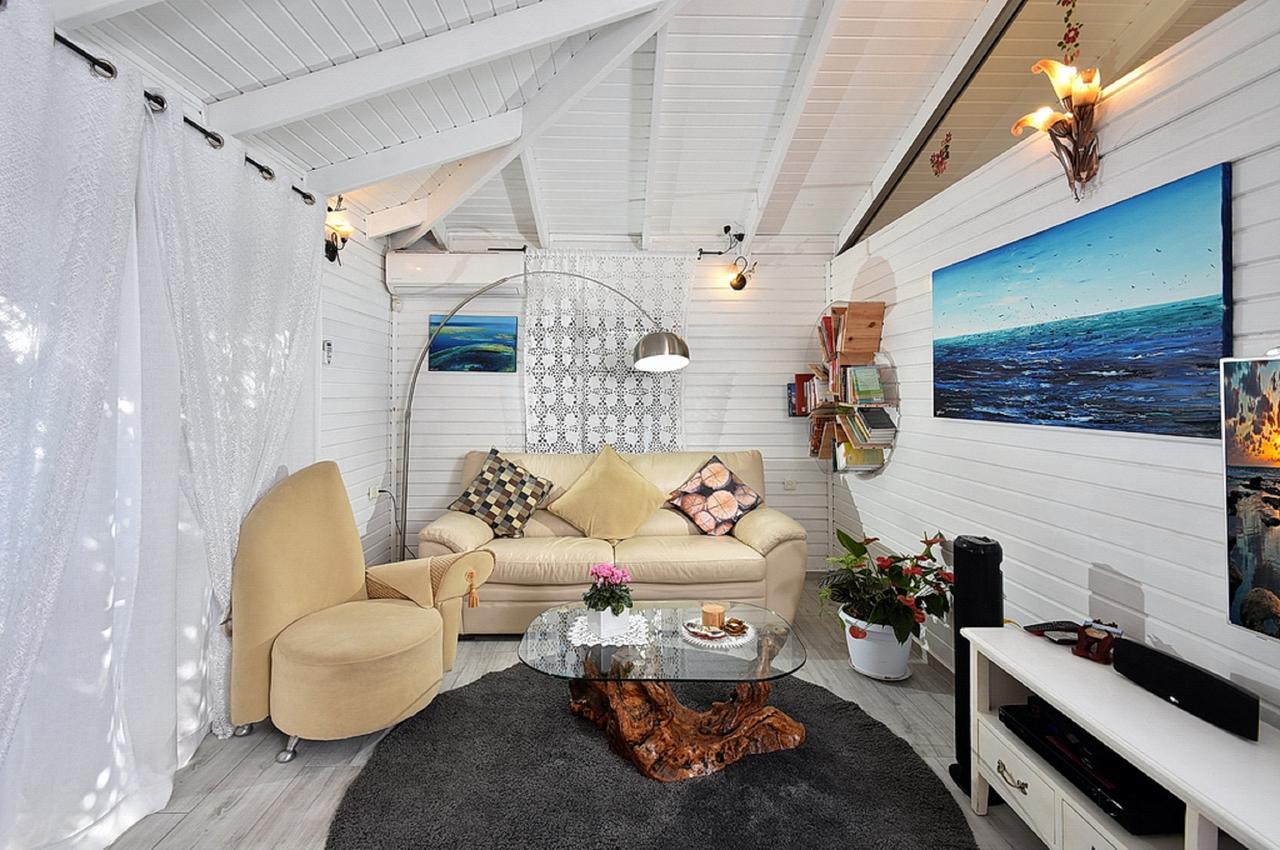 Lodge On The Sea Shave Ziyyon Bagian luar foto