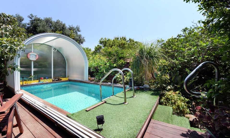 Lodge On The Sea Shave Ziyyon Bagian luar foto